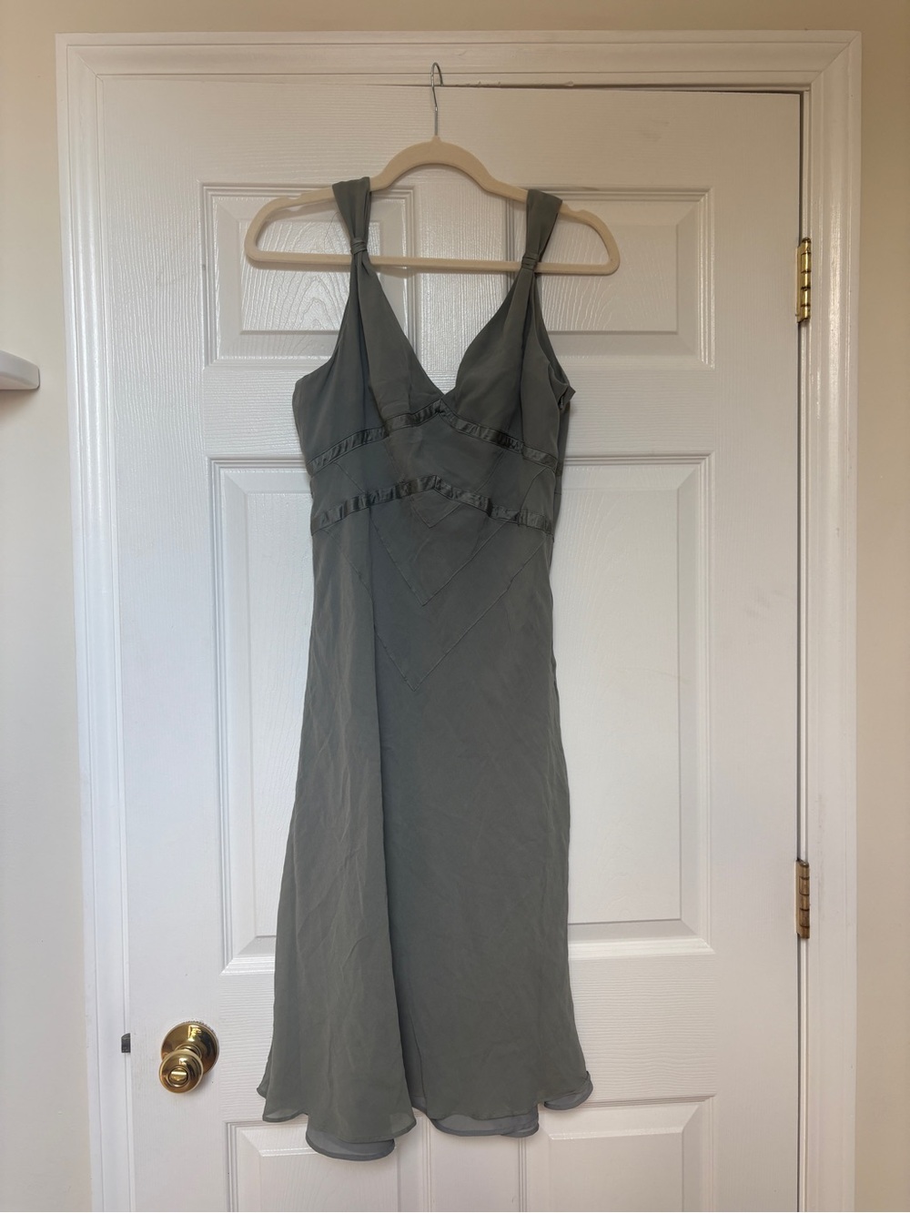 Ted Baker London Gray V-Neck Midi Dress
